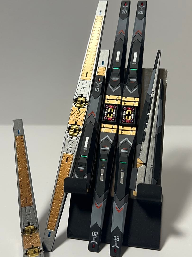 ガンプラ RG 1/144 Hi-νガンダム 塗装完成品