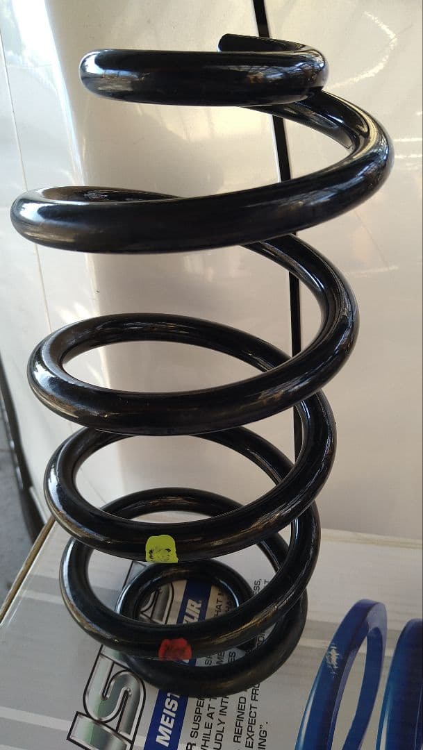 トヨタ純正サスペンション80系ノア　ヴォクシー 4本セット（ノーマルスプリング）