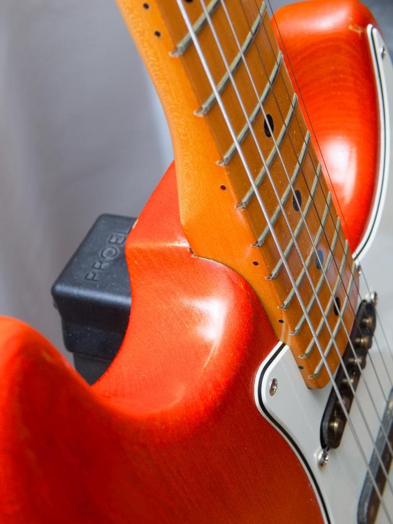 フェルナンデス ストラトキャスターモデル 石ロゴ期　セイモアピックアップ搭載