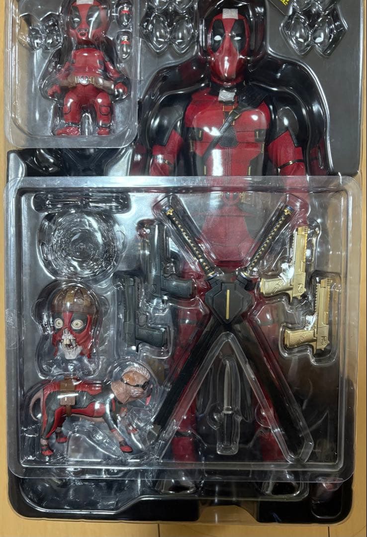 1/6スケールフィギュア　デッドプール［ボーナスアクセサリー付き］