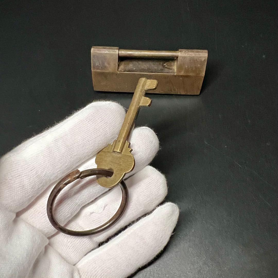 ◎古道具 庵々◎清末〜民国期 真鍮製カラクリ錠前 剣文様 ビットキー付◎珍品中国