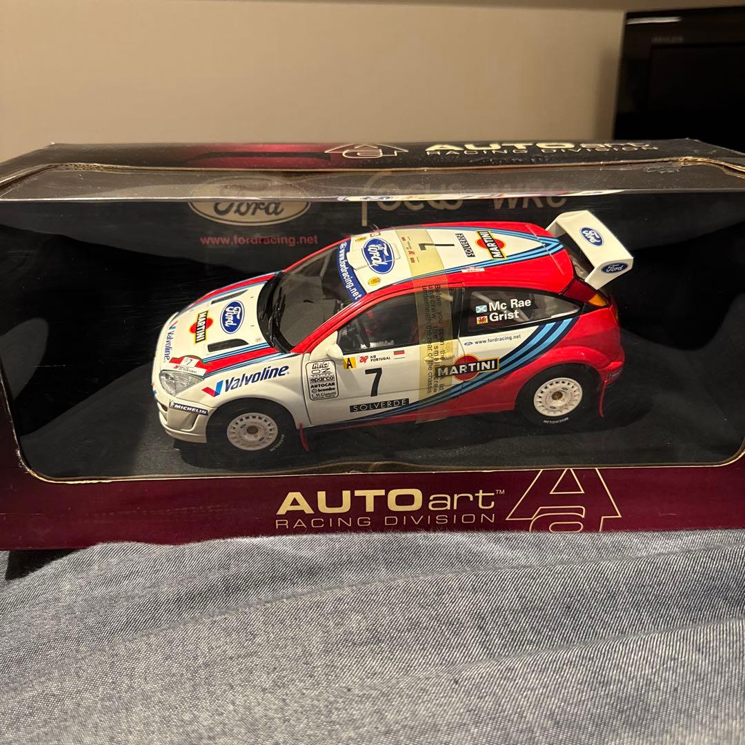 AUTOart Ford 1/18 スケールモデル