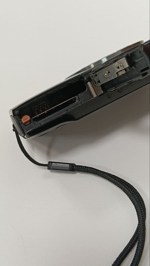 CANON　IXY 120 　PC2048 デジカメ　充電器付き