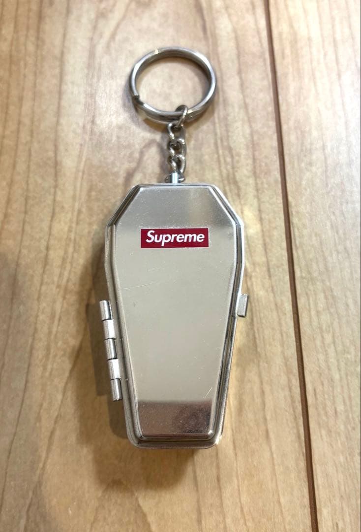 小物 Supreme Coffin Keychain