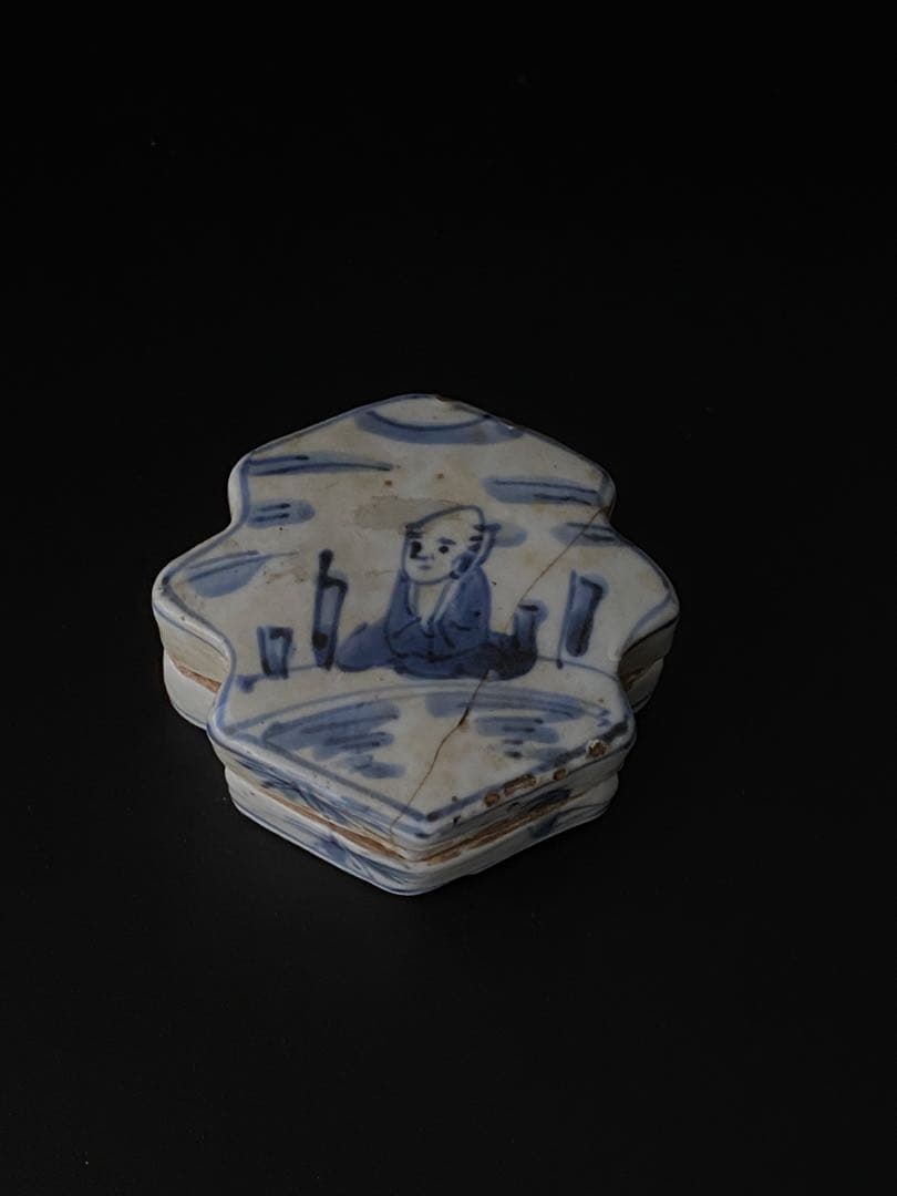 染付 松皮菱香合 型物