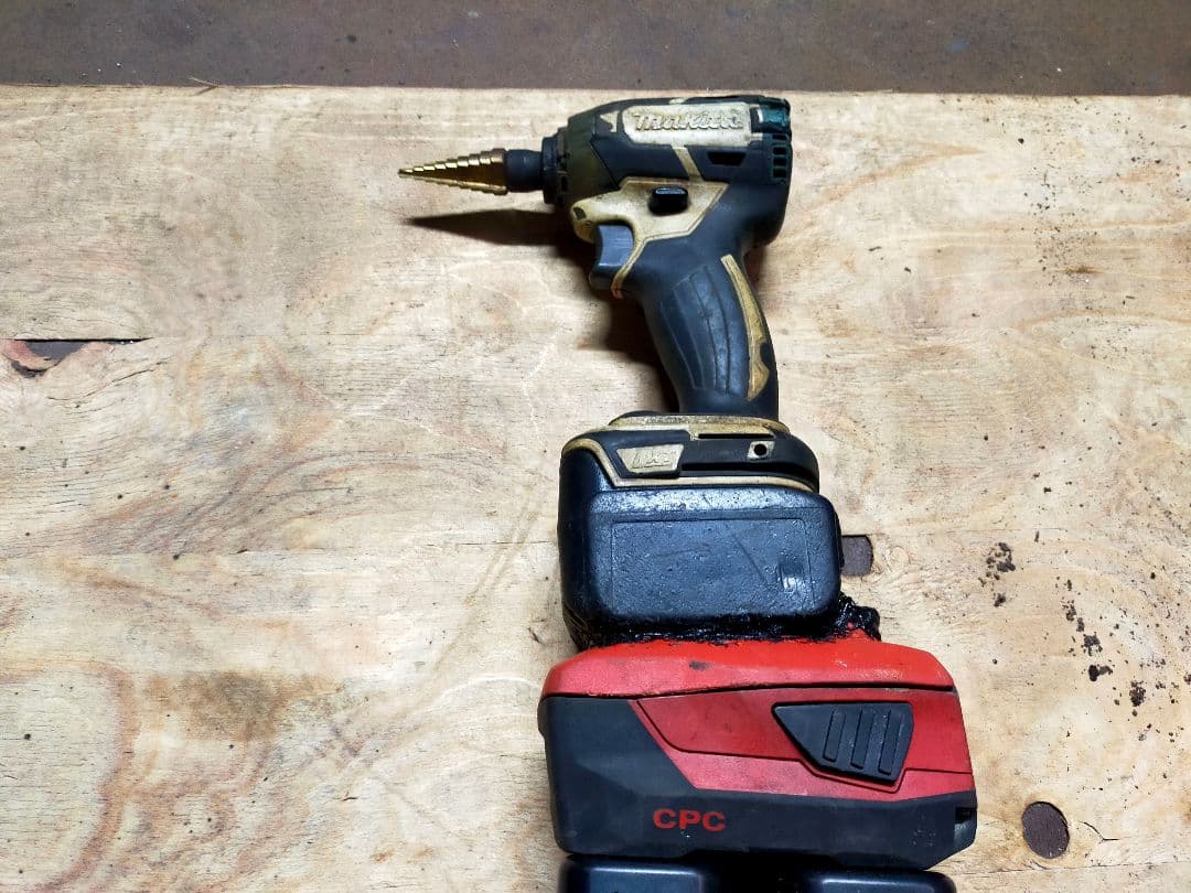 マキタ工具用HILTIバッテリーアダプター　B22 3.0