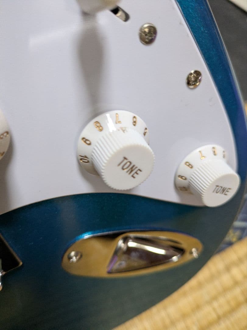 フォトジェニック　エレキギター　ストラトキャスタータイプ　ライトブルーメタリック