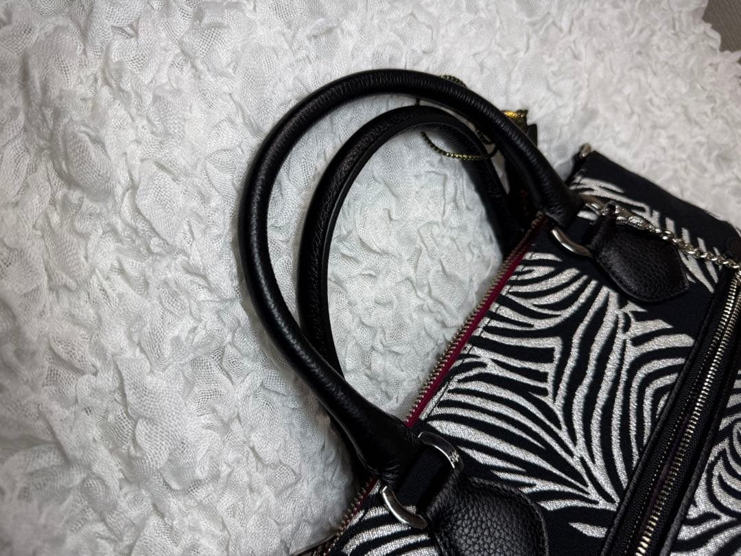 Think Bee! 2wayバッグ ジャカード ゼブラ柄 バラ刺繍 レザー 黒