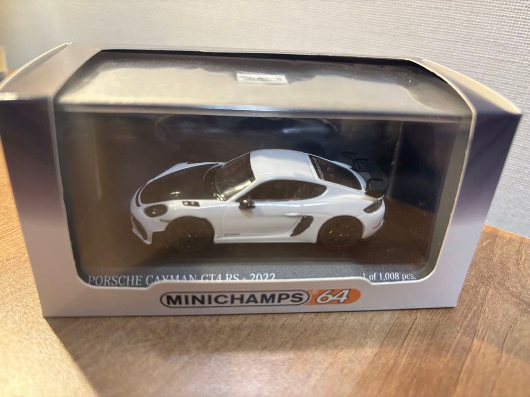 ミニカー MINICHAMPS Porsche Cayman GT4 RS 1/64