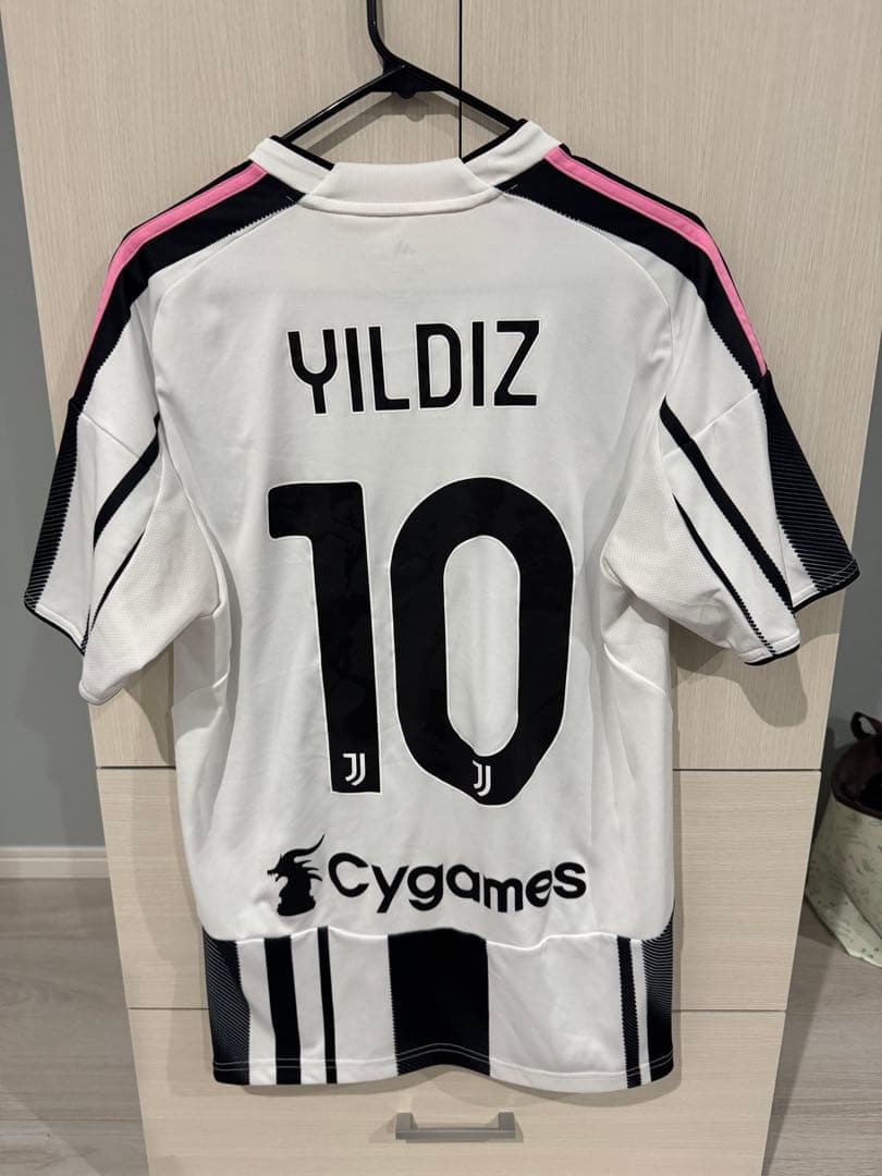 値下げしました！ユベントス正規ユニフォーム YILDIZ 10 番 Mサイズ