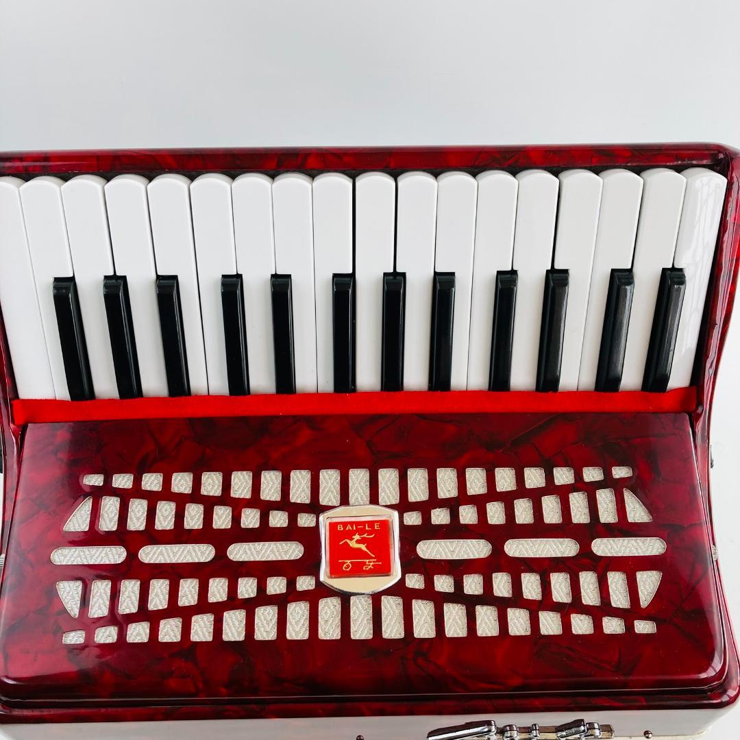 美品 BAILE アコーディオン M2019 30鍵 24ベース 赤 ケース付