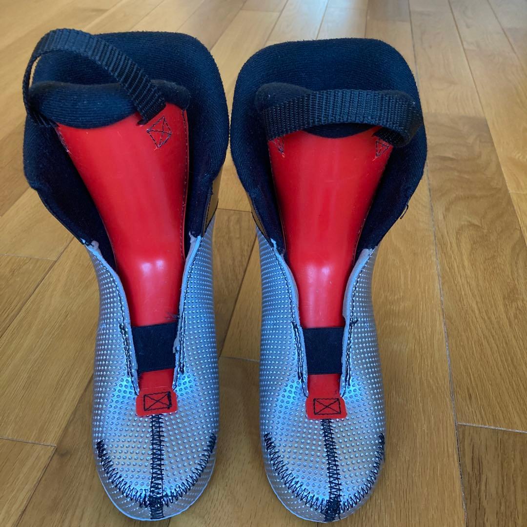 ATOMIC. HAWXスキーブーツ　22~22.5cm