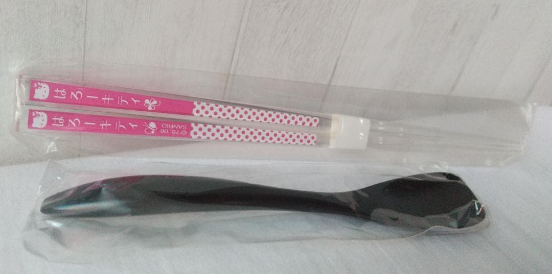 キティ　デザートグラス　ガラスボウル　皿　食器　蝶　クローバー　箸スプーン付き