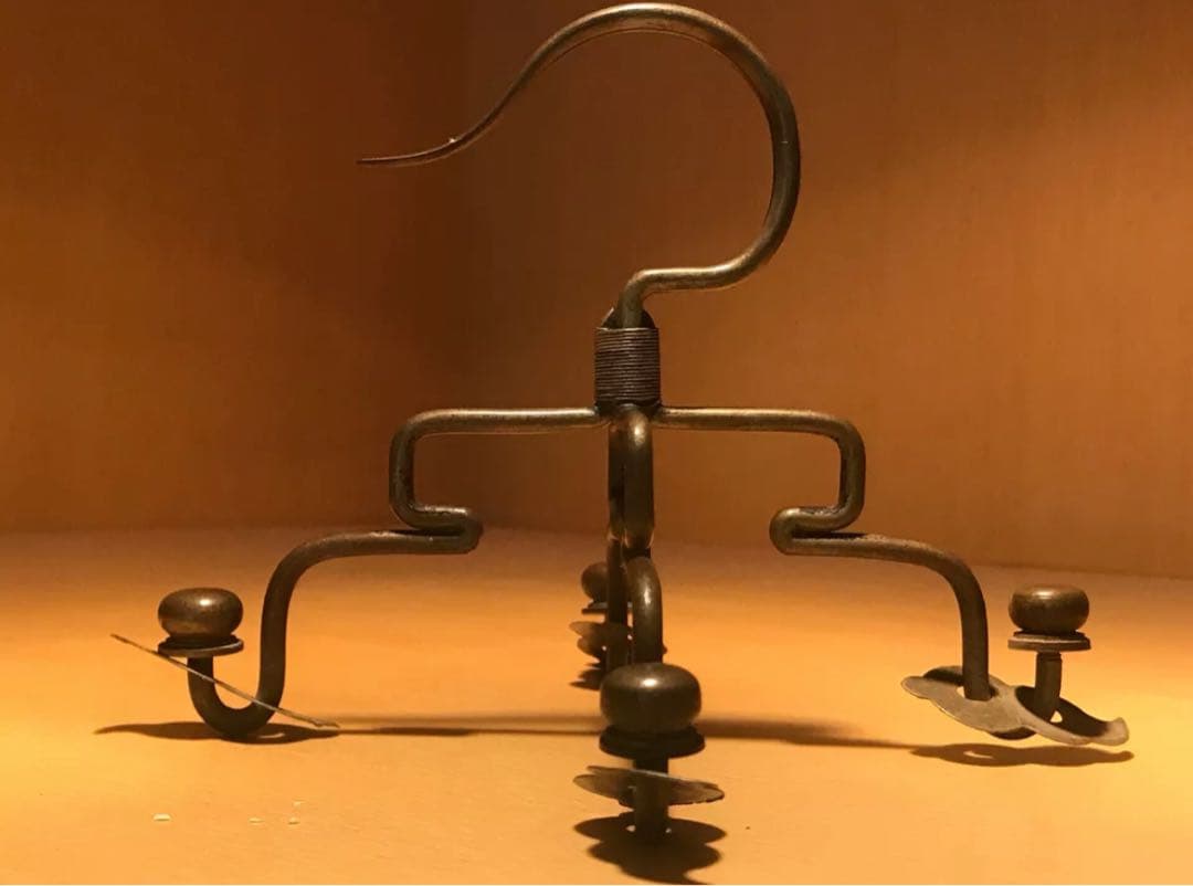 金属製ホルダー