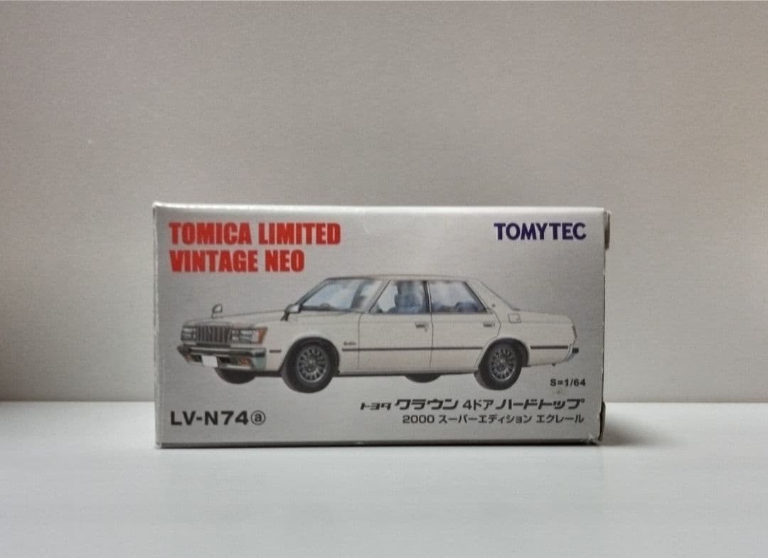 u*b様 希少 トミカリミテッドヴィンテージネオ クラウン 4ドアハードトップ