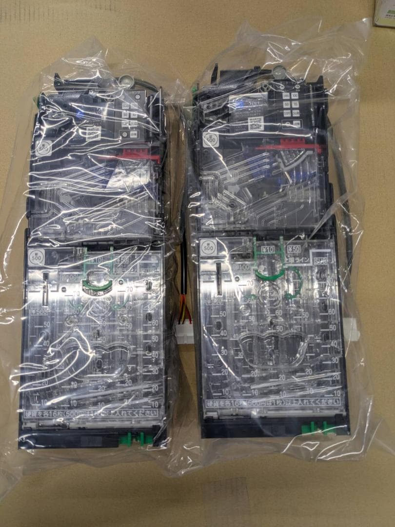 【未使用品】メック令和発行新500円玉対応富士電機製FDVT451BW2台