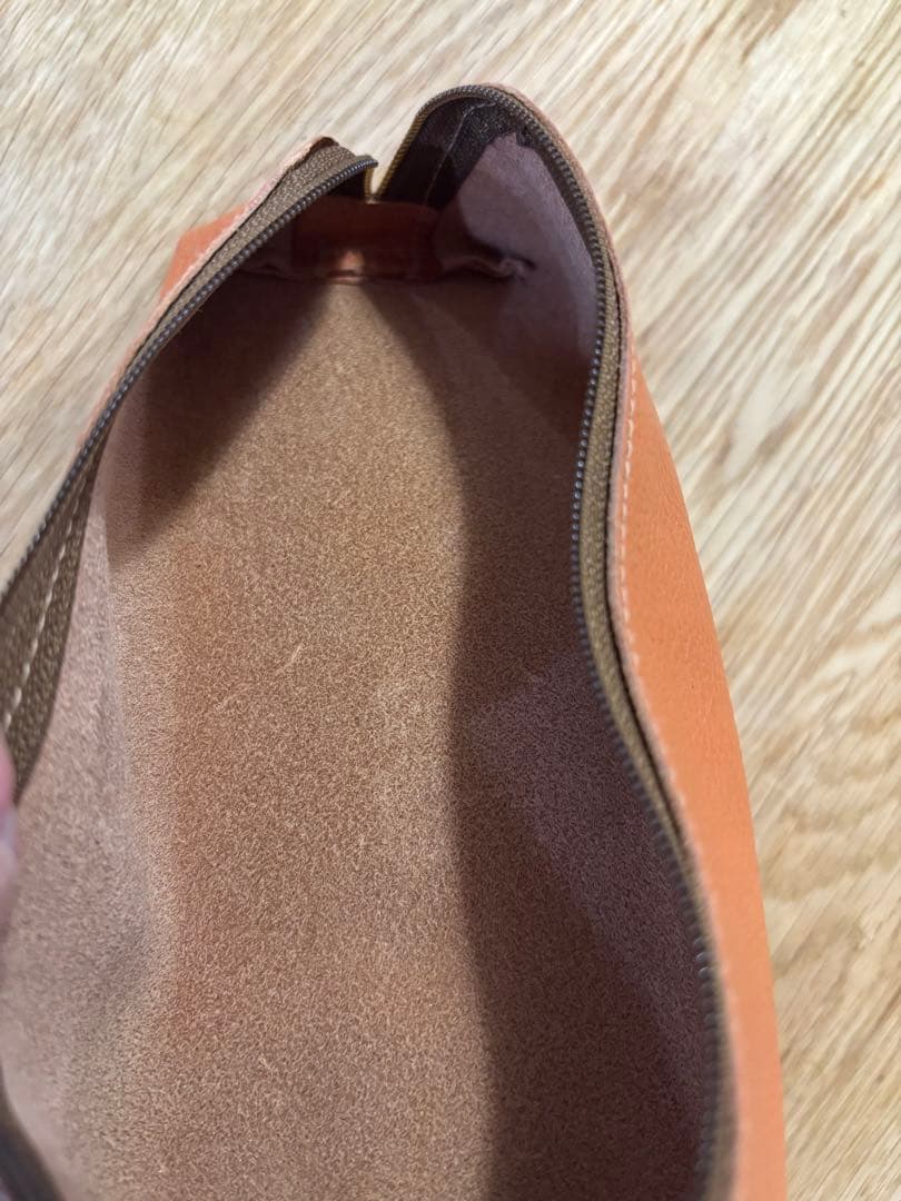 イルビゾンテ⭐︎IL BISONTE⭐︎レザー　ペンケース