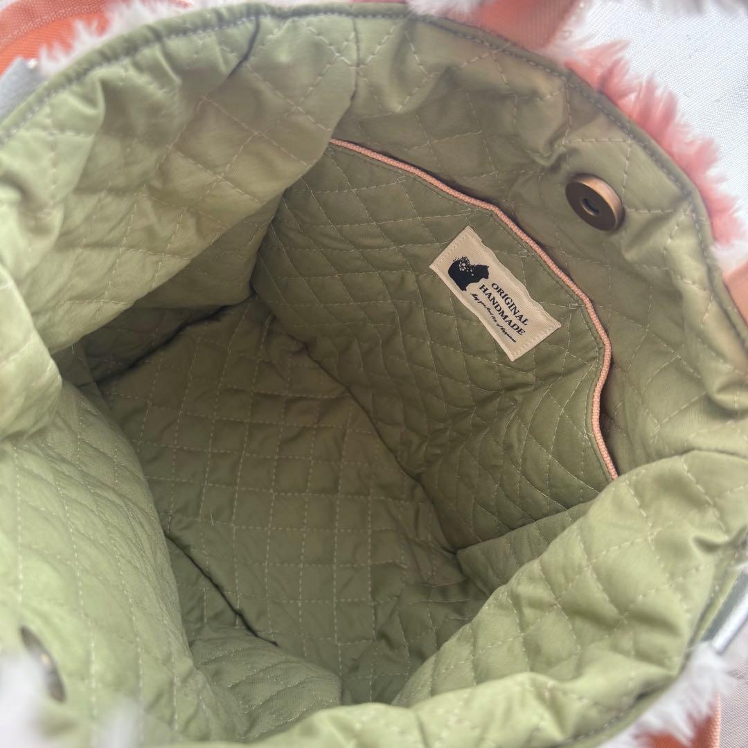 灰*猿様 コヤンイサムチョン　ふわふわルミトート　ホワイト×ピンク　バック