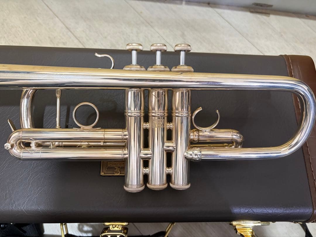 Bach純正ケース＆トリムキット付き アルティザン C管 トランペット