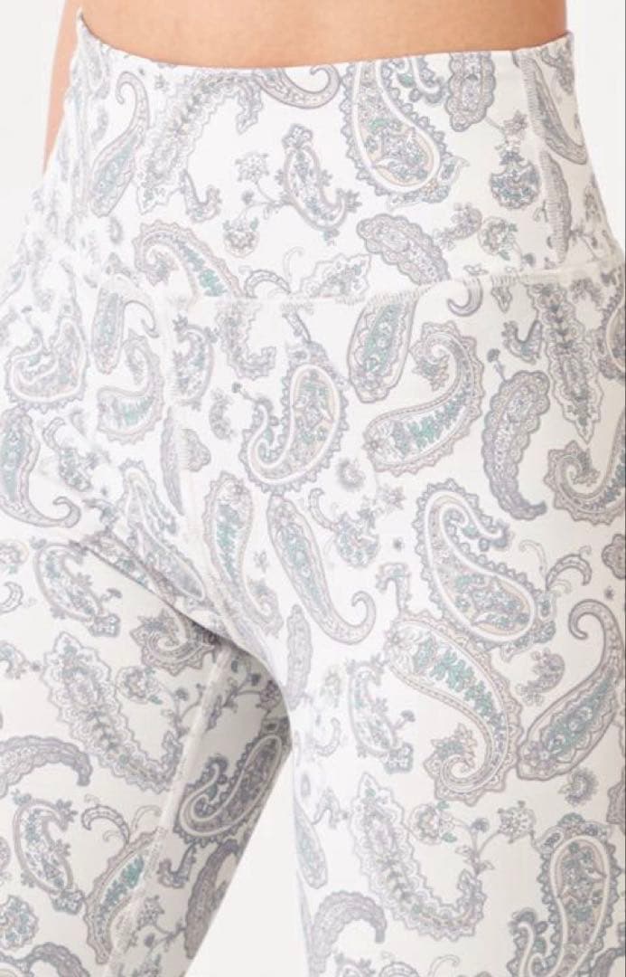 チャコット　ペイズリー柄ヨガレギンス