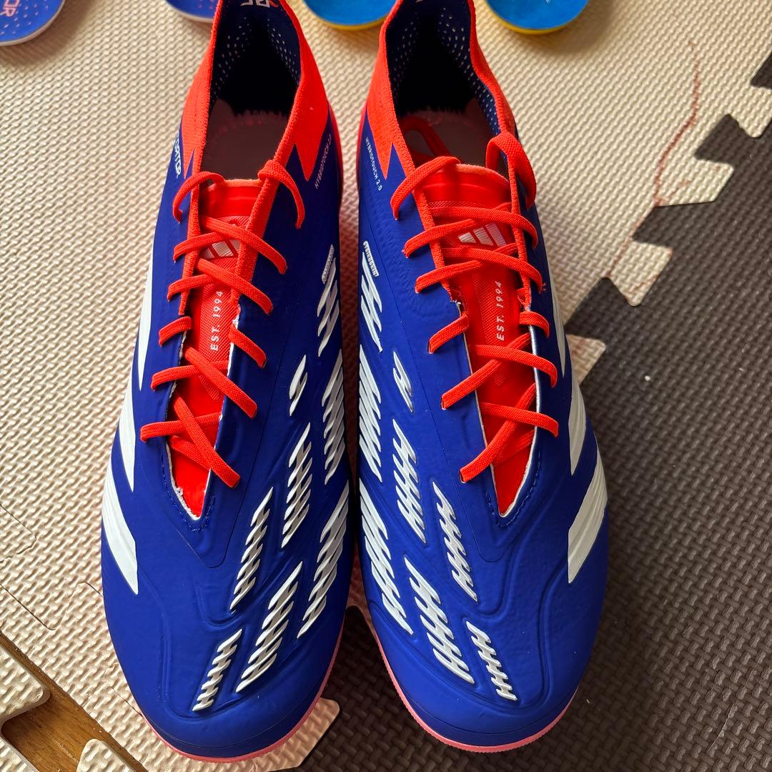 アディダスサッカースパイク　プレデターエリート