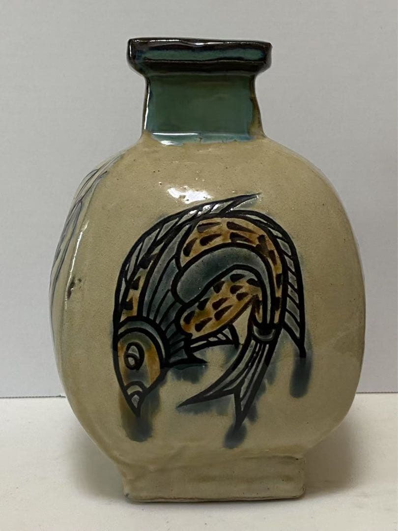 琉球壺屋燒 金城敏男作鱼文海老花瓶花器中古美品年代物（人間国宝 金城次郎の長男）