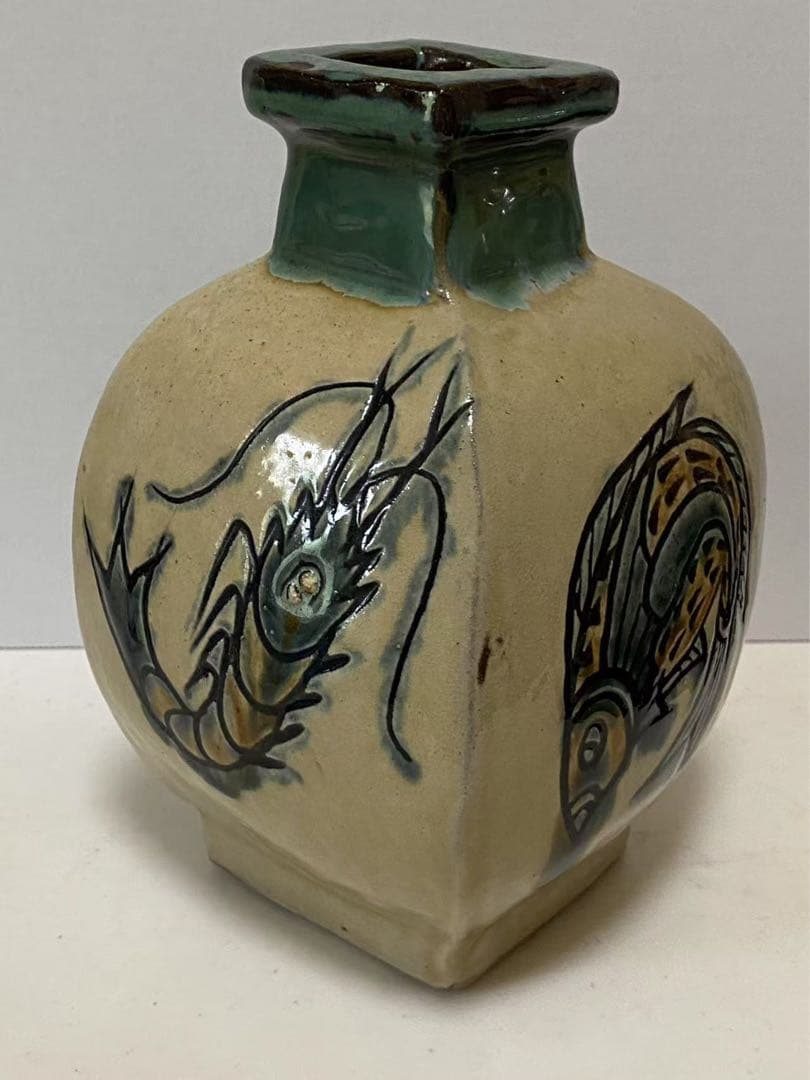 琉球壺屋燒 金城敏男作鱼文海老花瓶花器中古美品年代物（人間国宝 金城次郎の長男）