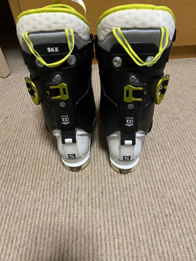 サロモンのバックカントリースキーブーツ