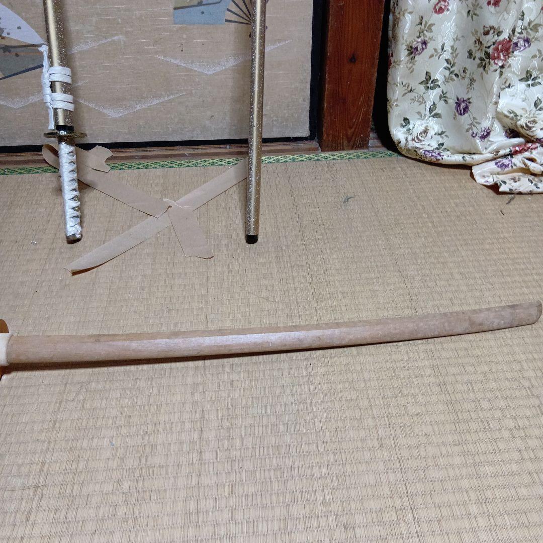 模造刀の太刀と小太刀と木刀の三本セット