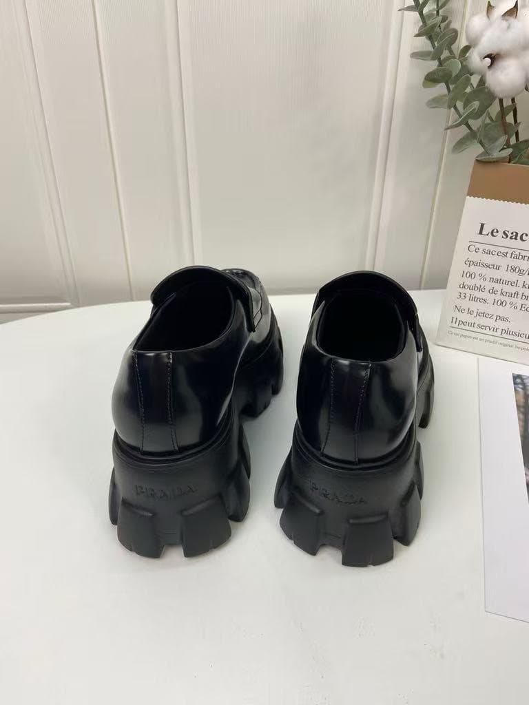 大人気極美品 PRADA ブラックレザー 厚底ローファー☆36