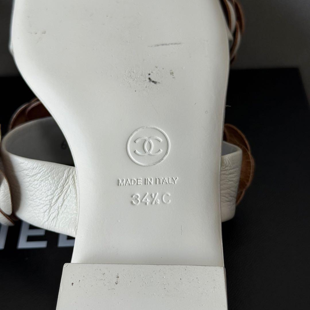 シャネル カメリア サンダル ホワイト キルティング レザー パンプス 21.5