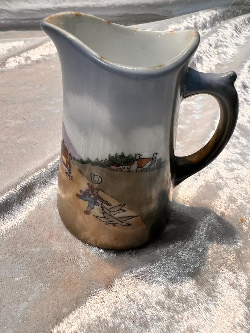 カップ＆ソーサー2個とミルクポットのセット 手描き　オランダの風景　刻印なし