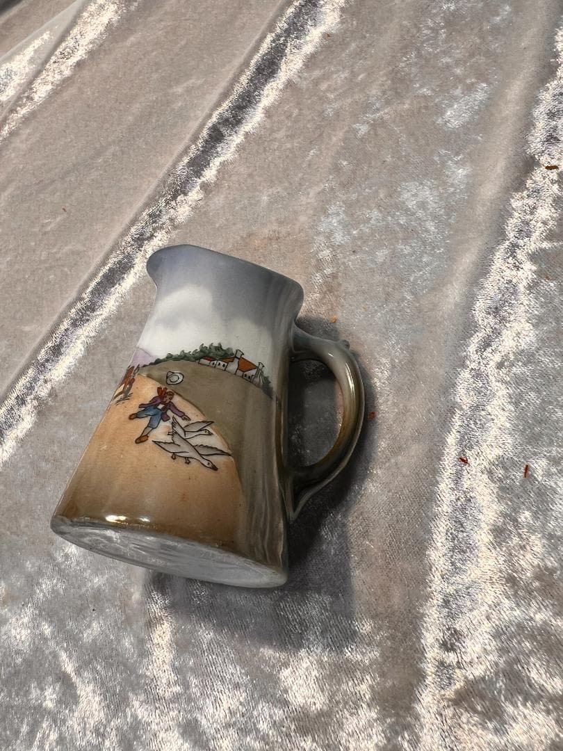 カップ＆ソーサー2個とミルクポットのセット 手描き　オランダの風景　刻印なし