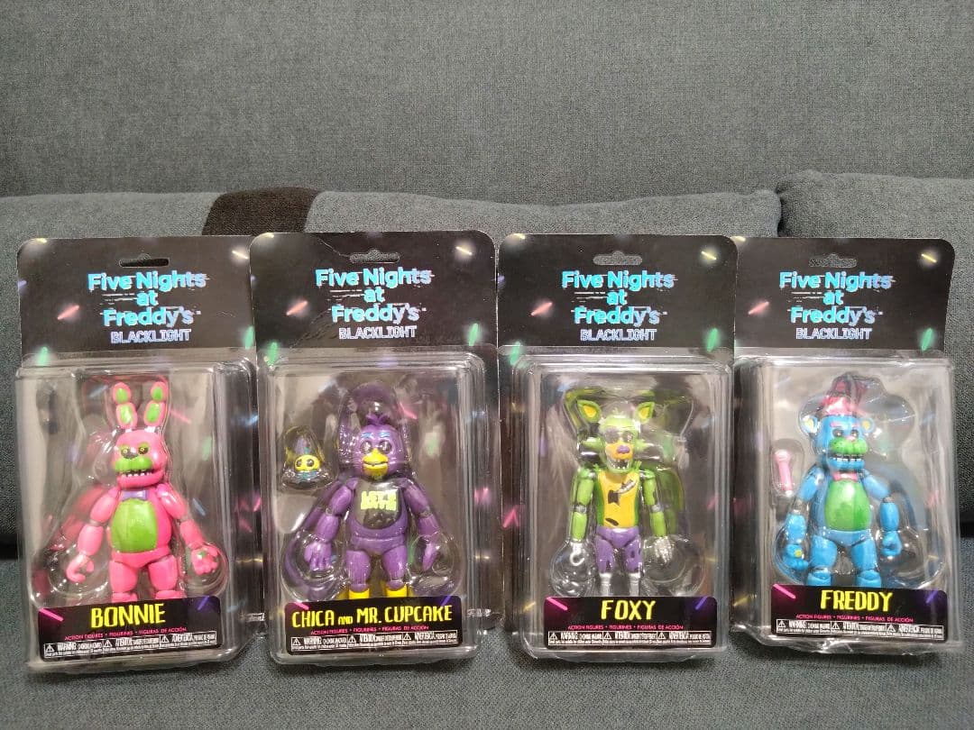ファイブナイツアットフレディーズ ブラックライト フィギュアセット