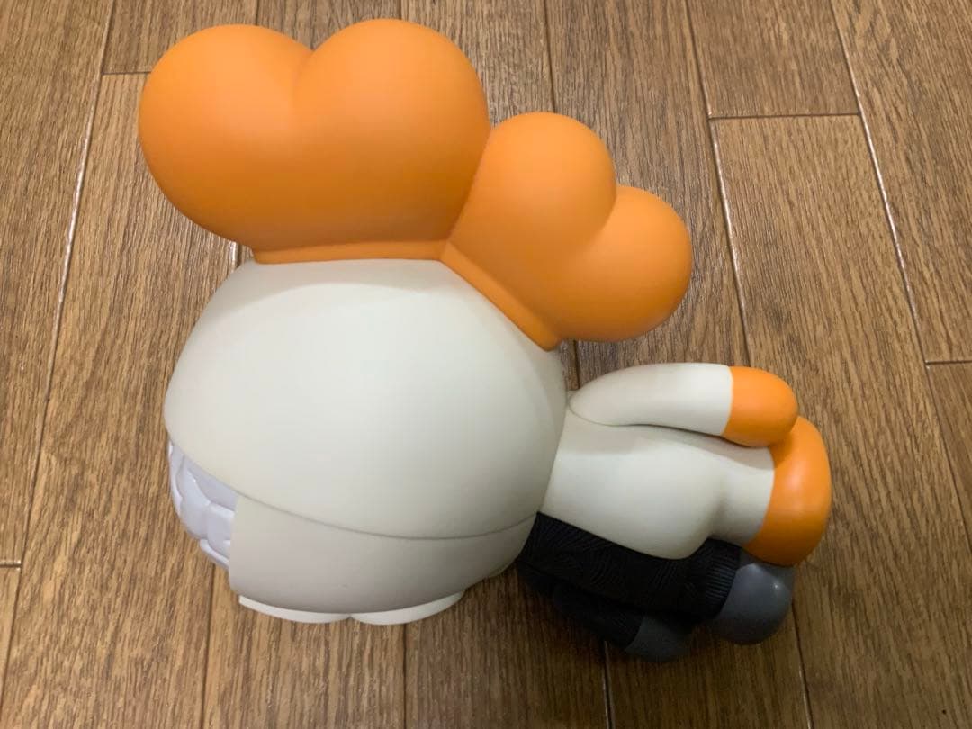 Original Fake×KAWS MILO 人体模型フィギュア ホワイト