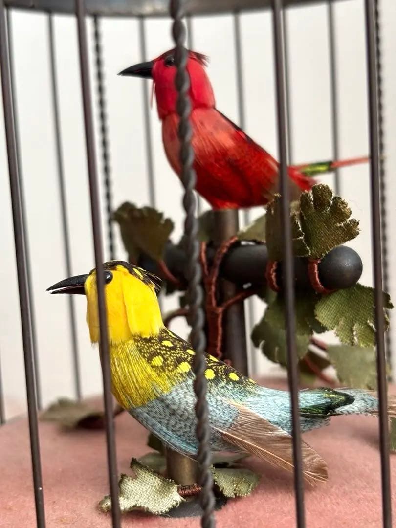 スイス・ルージュ社製アンティーク調オルゴール、シンギングバード