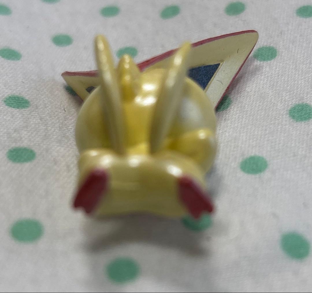 モンコレ　ビクティニ　レア