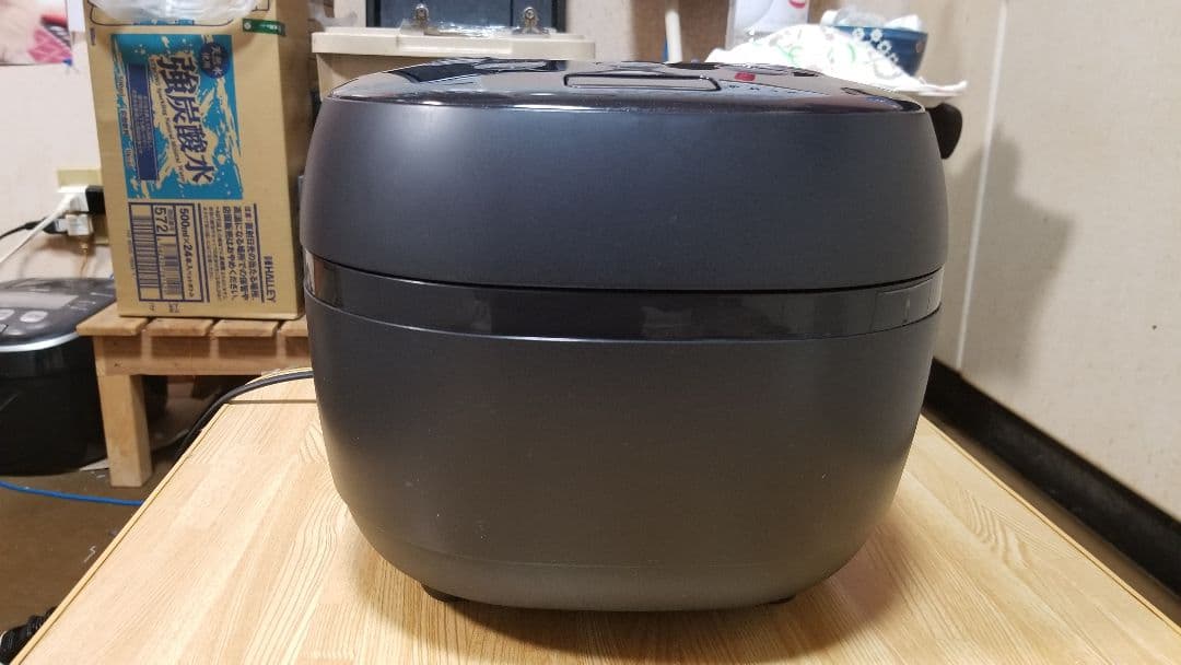 2021年製 土鍋ご泡火炊き タイガー圧力IH炊飯器 バックライト液晶画面搭載