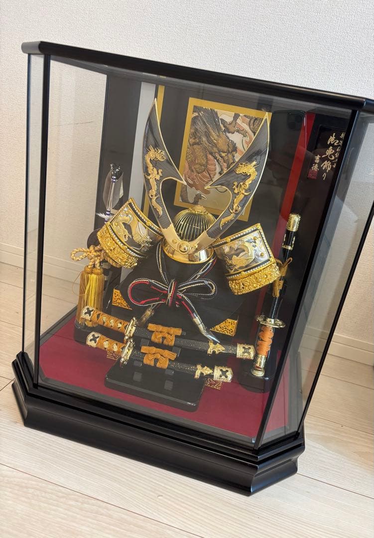 【値下げ！】兜飾り（こどもの日）ディスプレイケース付き