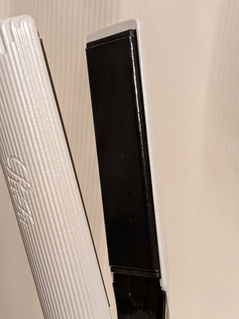 リファ　ホワイト　ストレートアイロン