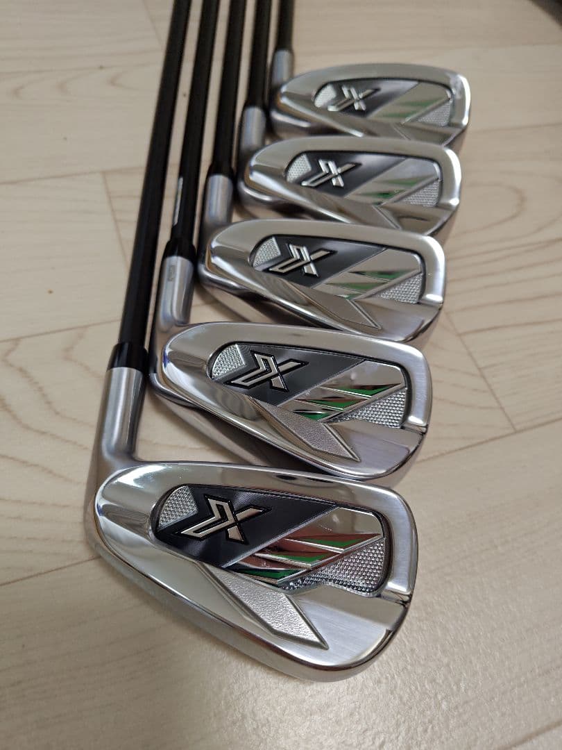 ゼクシオX アイアンセット2022　Miyazaki AX-2カーボンシャフト