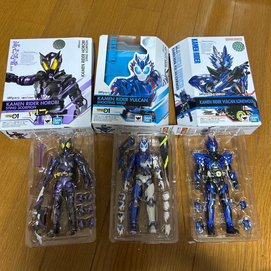 S.H.Figuarts フィギュアーツ 仮面ライダー滅　スティングスコーピオン