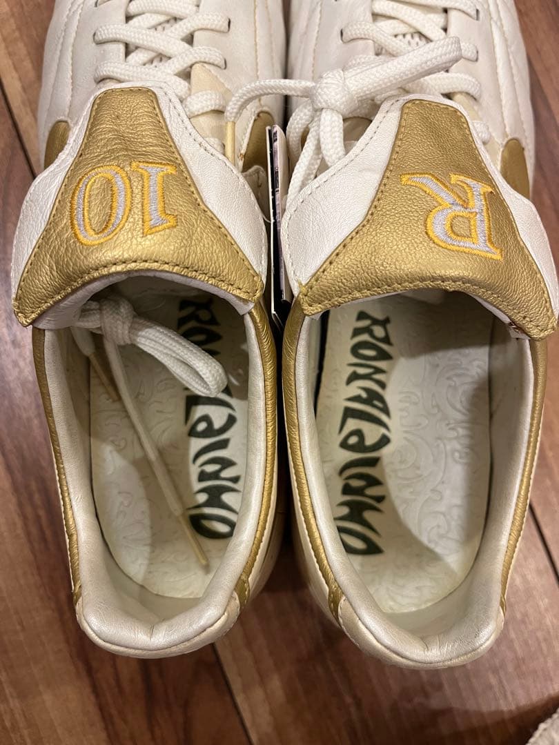 Nike R10 サッカーシューズ ホワイト/ゴールド ロナウジーニョ 28㎝