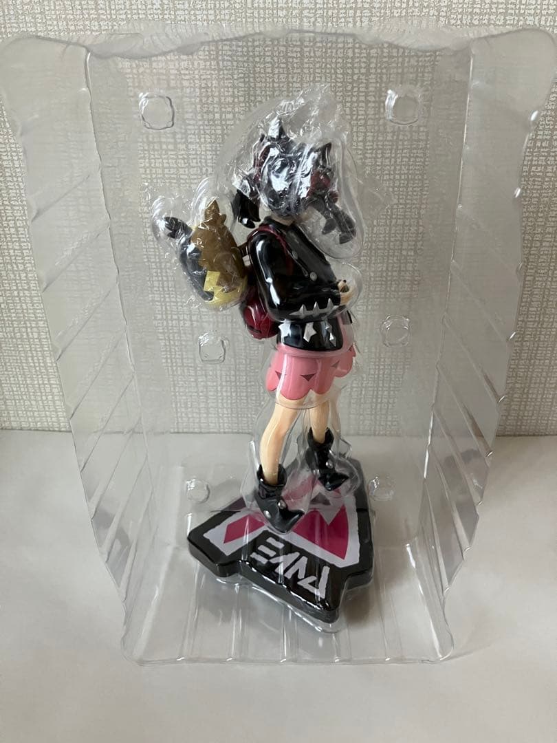 ポケモンセンター限定　マリィ ＆ モルペコ フィギュア