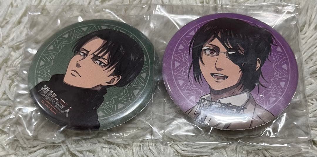進撃の巨人 BluRayアニメイト特典 缶バッジ リヴァイ ハンジ