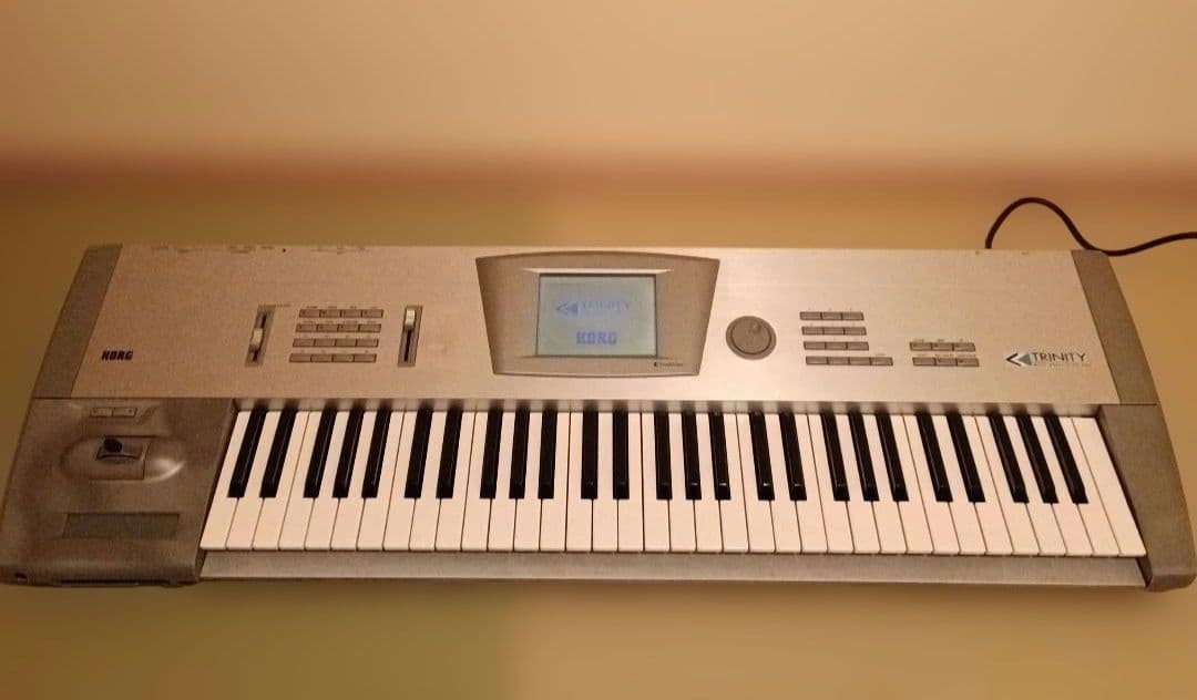 KORG TRINITY 61鍵 シンセサイザー キーボード コルグ トリニティ