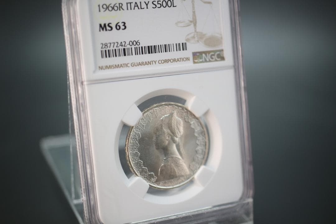 イタリア 1966年 500リラ銀貨 ルネサンス風の女性胸像 シルバー