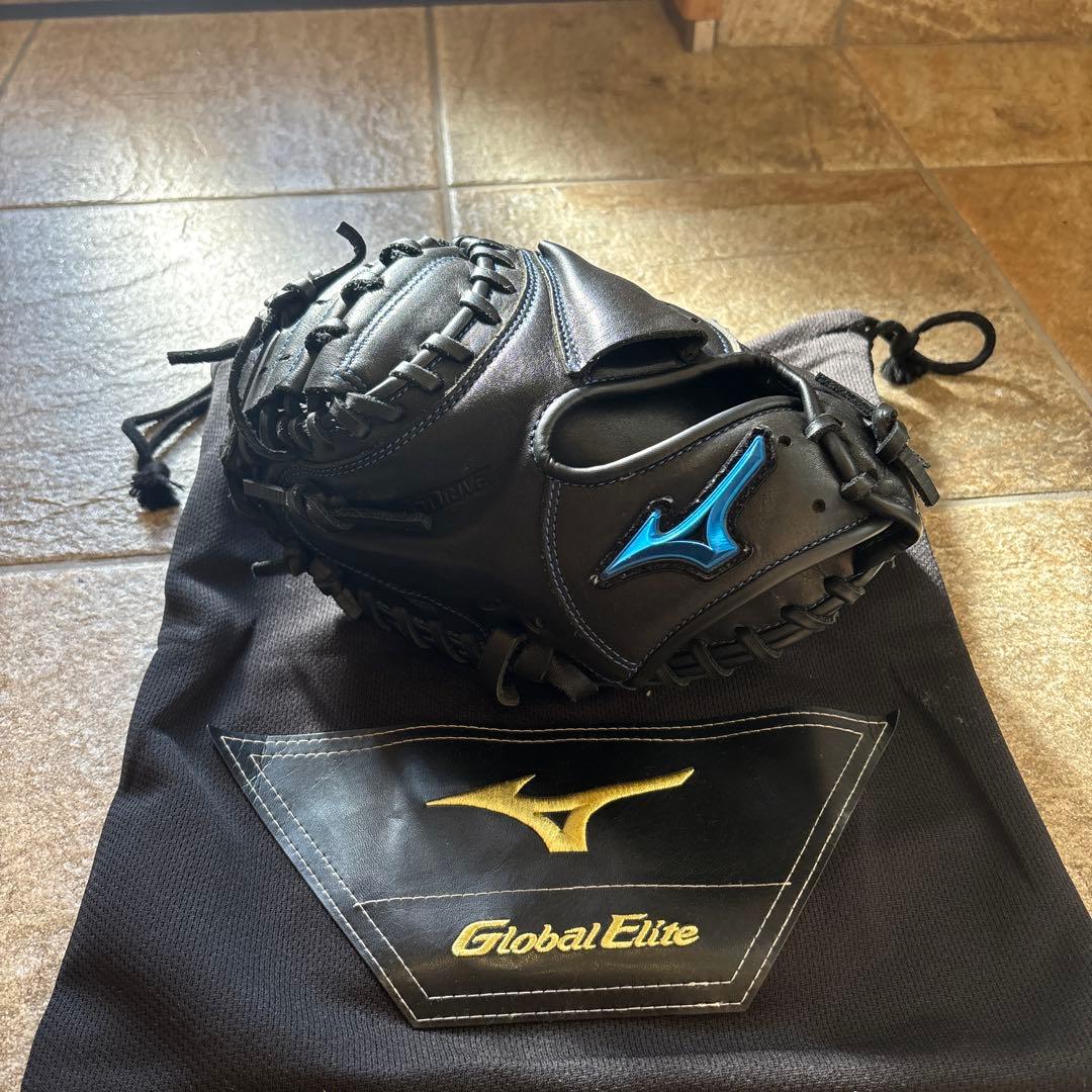 美品　MIZUNOミズノ　少年軟式用キャッチャーミット　左利き用　サウスポー　黒