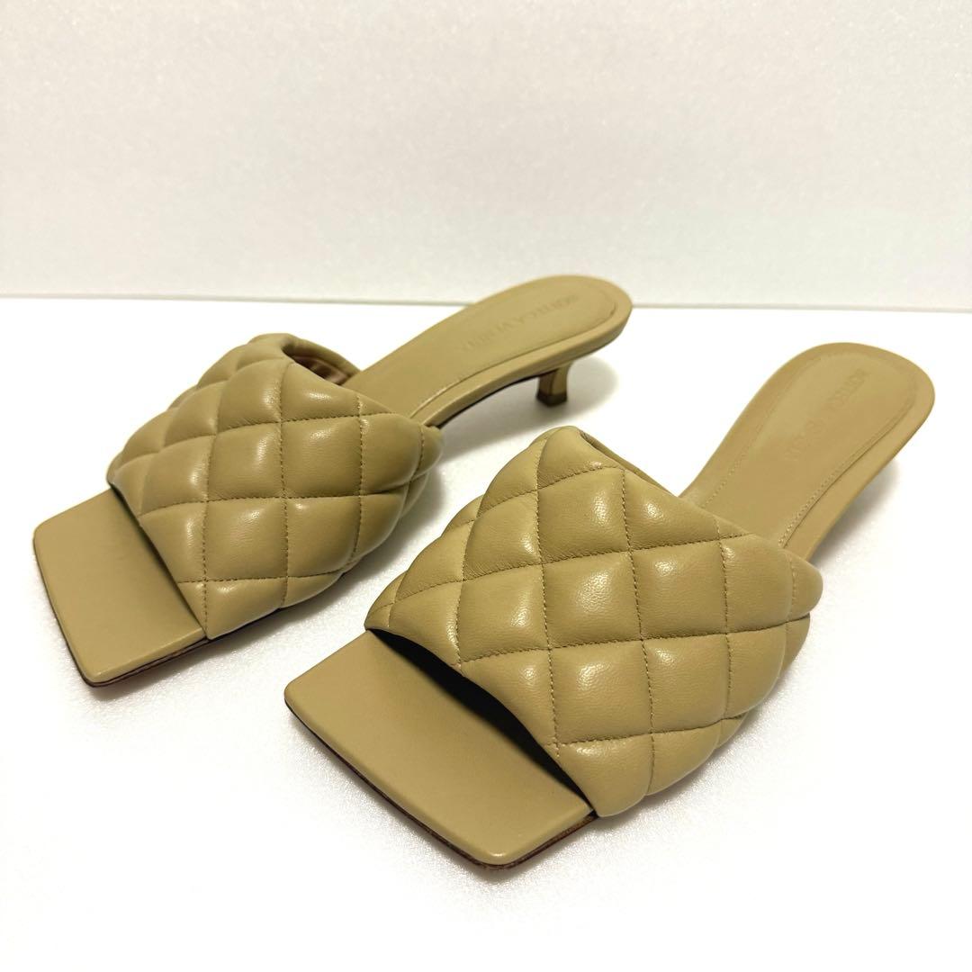 【極美品】ボッテガヴェネタ サンダル 36.5 パデッド ミュール ベージュ