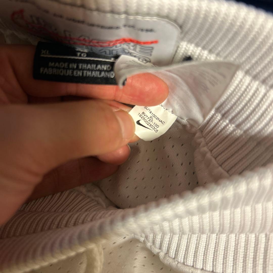 NIKE エアモアアップテンポ（モアテン）ハーフパンツ